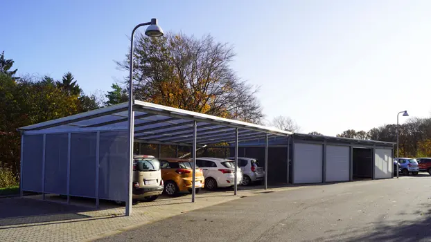PLAN carportanlæg og garager med beklædning i strækmetal