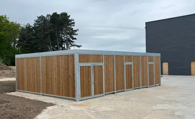 UNA Overdaekning Med Tre Funktioner Under Samme Tag