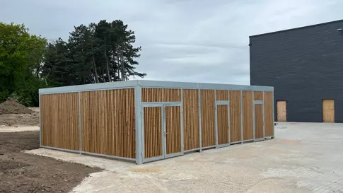 UNA Overdaekning Med Tre Funktioner Under Samme Tag