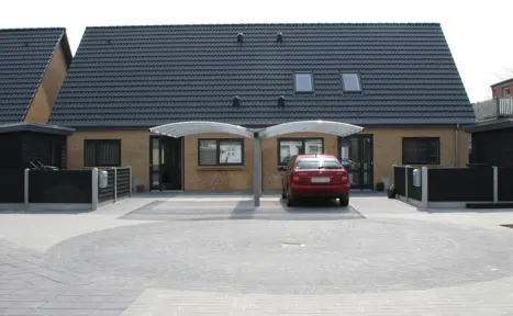 EAGLE carport med plads til 2 biler. Perfekt til at dele med naboen
