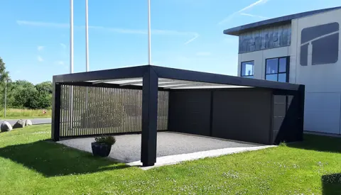 KUBIC dobbelt carport med redskabsrum og trælameller
