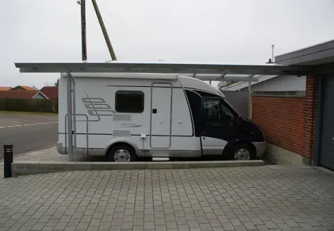 Forhøjet ELIPSE carport til autocamper