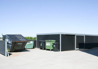 Teknikrum Model UNA Med Stor Skydedoer Forlaengelse Med Containergaard
