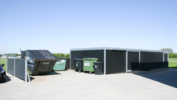 Teknikrum Model UNA Med Stor Skydedoer Forlaengelse Med Containergaard
